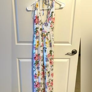 Women’s floral print maxi dress !